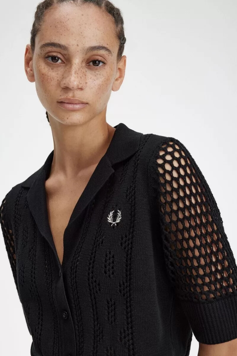 fred perry damenbluse mit offener stricknaht und knopfleiste schwarz