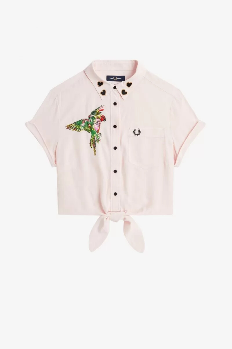 fred perry damenbluse mit stickerei und bindeband vorne milchrosa