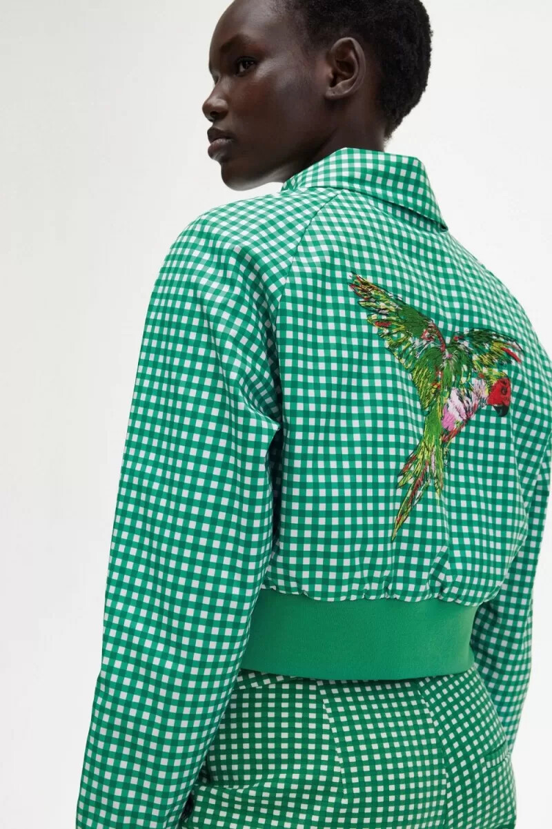fred perry damenjacken mit besticktem vichy-karo grün