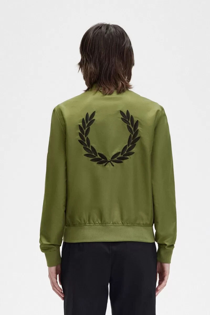 fred perry damenparka mit bedrucktem futter und reißverschluss grün