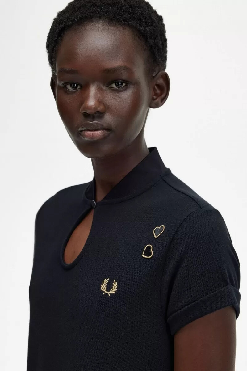 fred perry damenkleid aus piqué mit palmenmuster schwarz