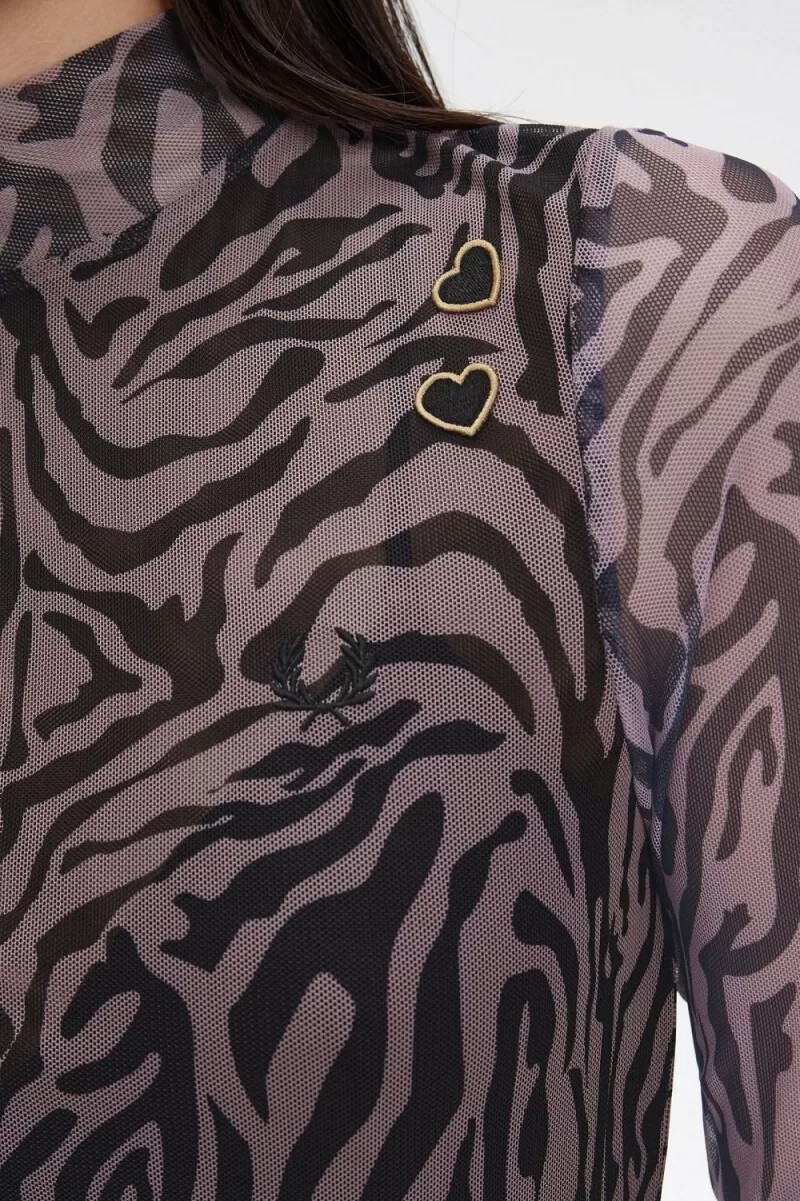fred perry damenkleid mit zebramuster und mesh-einsätzen in altrosa