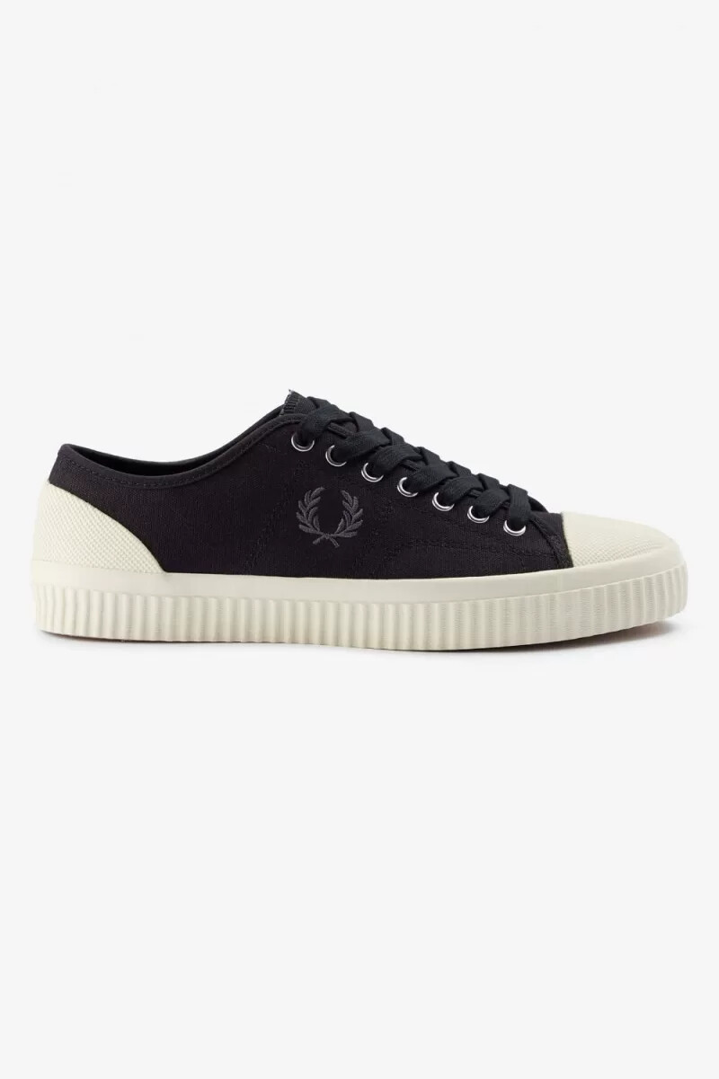 fred perry low hughes damen-sneaker schwarz-gunmetal