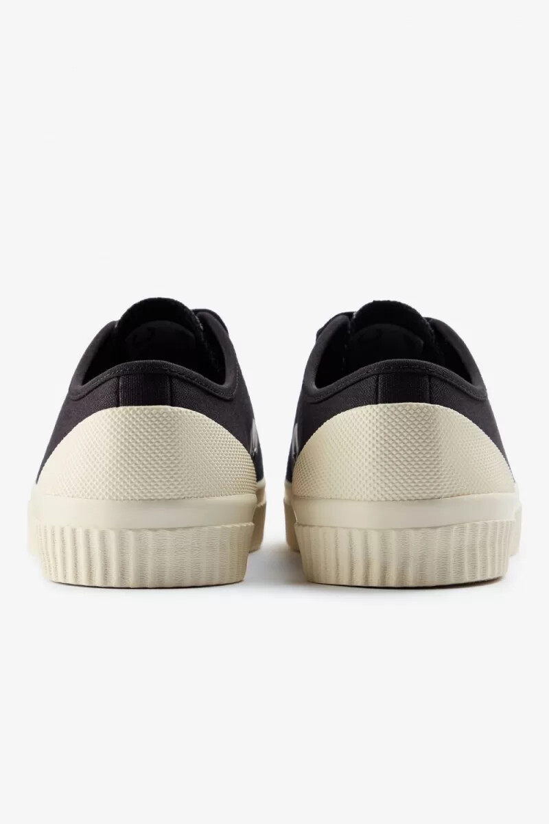 fred perry low hughes damen-sneaker schwarz-gunmetal