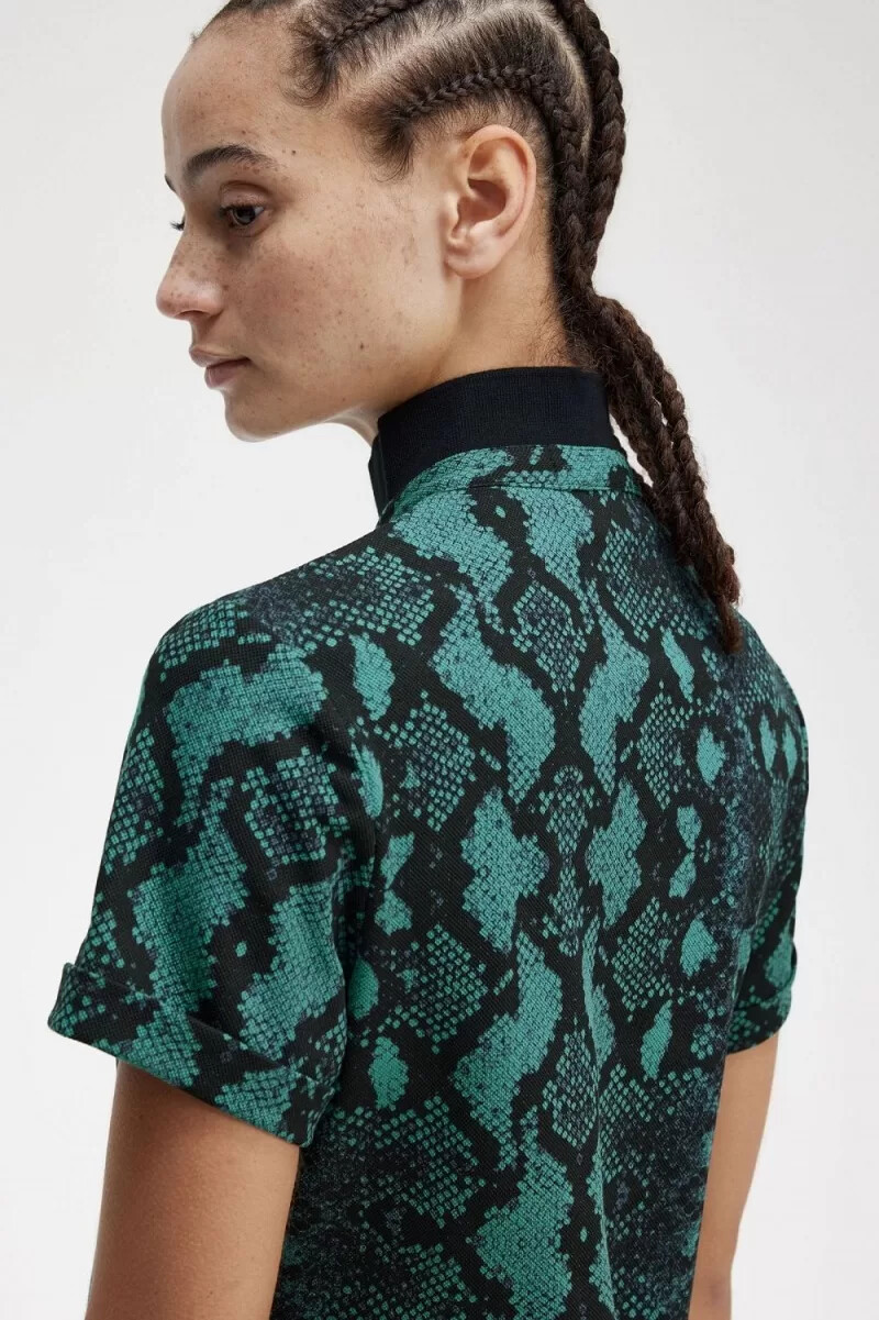 fred perry damen-poloshirt mit schlangenmuster tiefes mintgrün