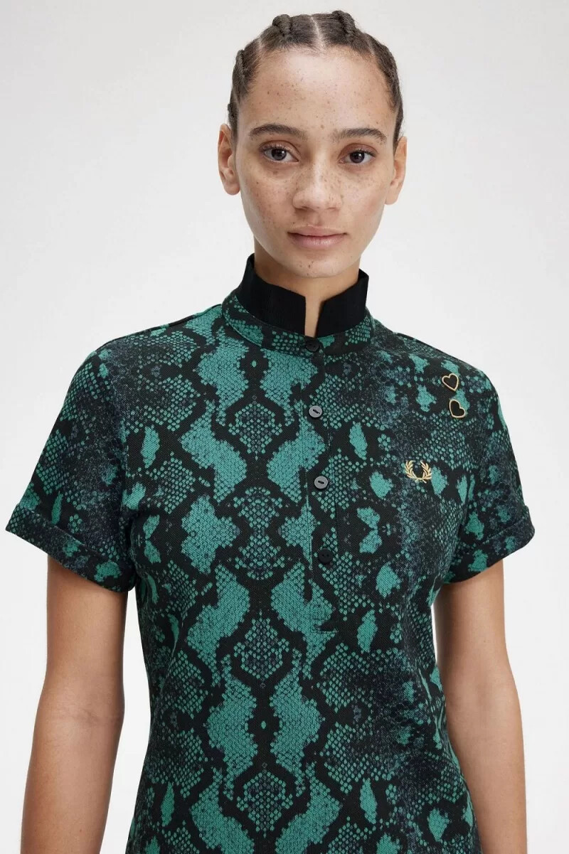 fred perry damen-poloshirt mit schlangenmuster tiefes mintgrün