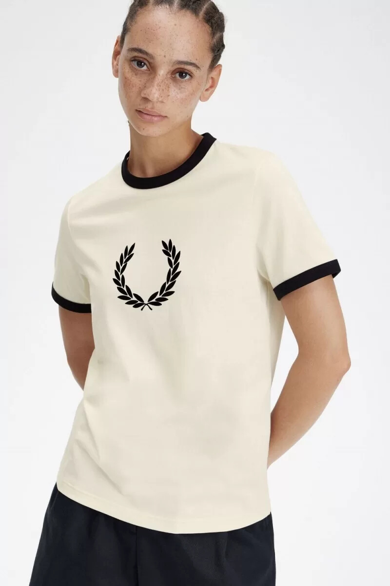 fred perry damen-t-shirt mit lorbeerkranz-motiv beflockt beige