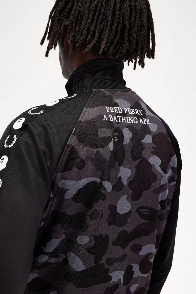 fred perry herren-trainingsjacke mit camouflage-einsatz schwarz