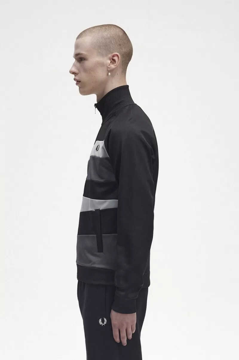 fred perry trainingsjacke für herren mit kontrasteinsätzen schwarz