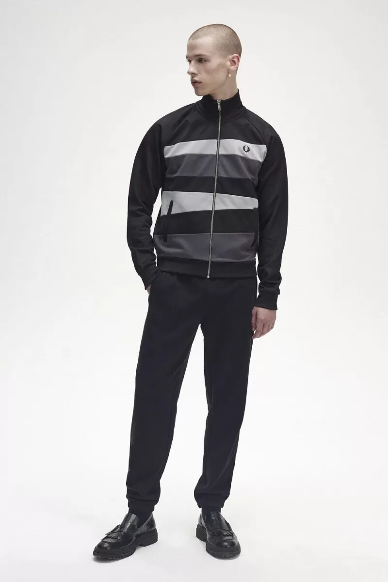 fred perry trainingsjacke für herren mit kontrasteinsätzen schwarz