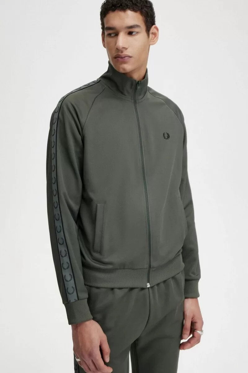 fred perry trainingsjacken für herren mit kontrastband feldgrünschwarz