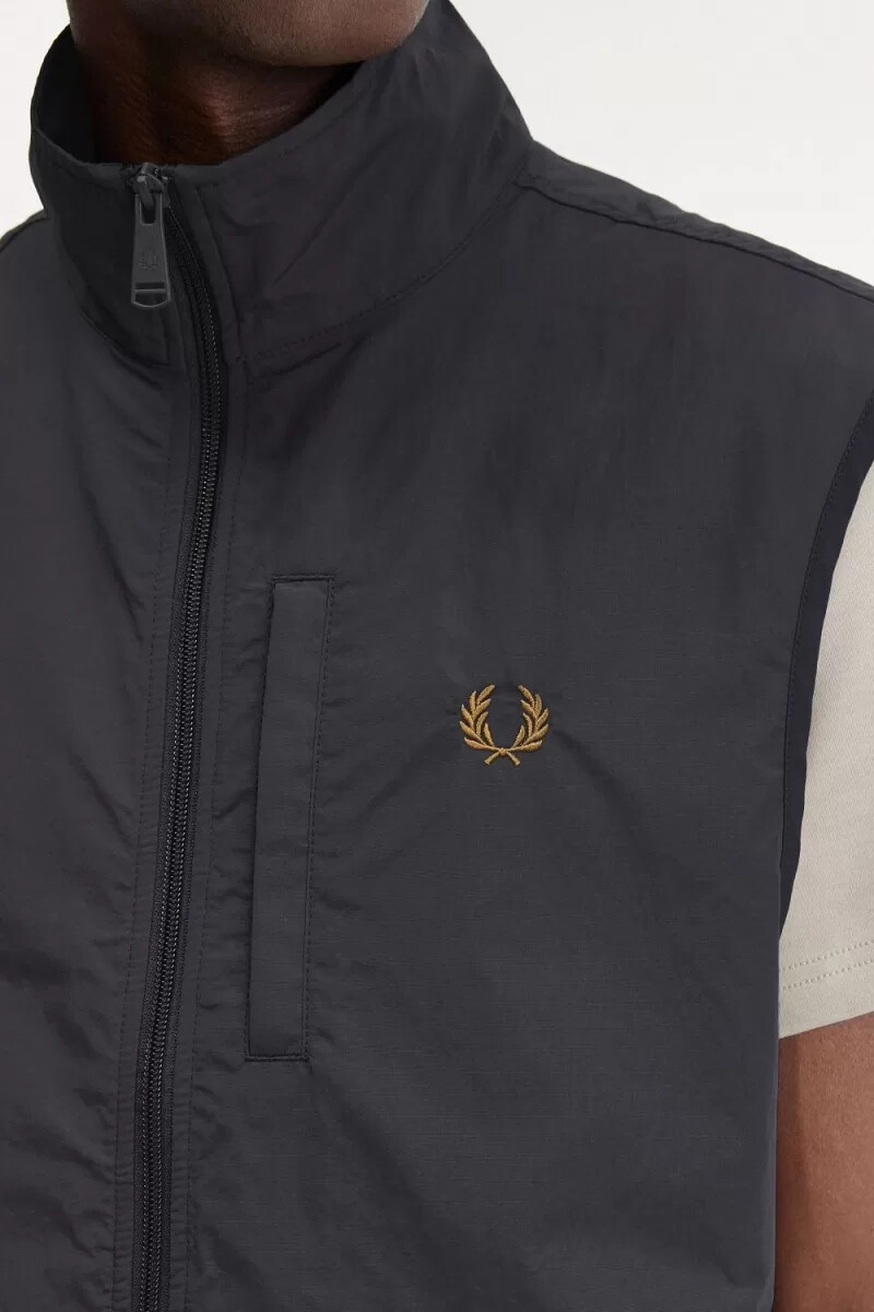 fred perry nylon-herrenweste ankergrau