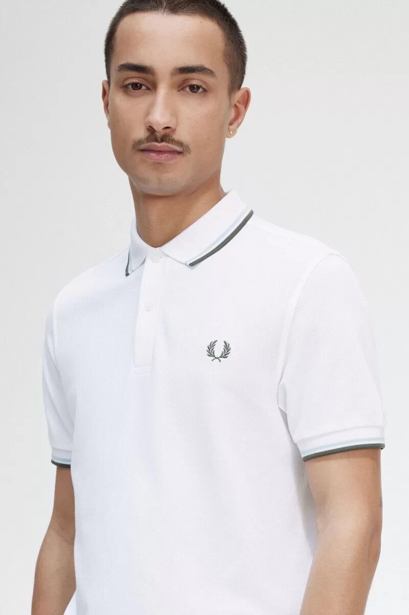 fred perry m3600 herrenhemd weiß hellblau feldgrün