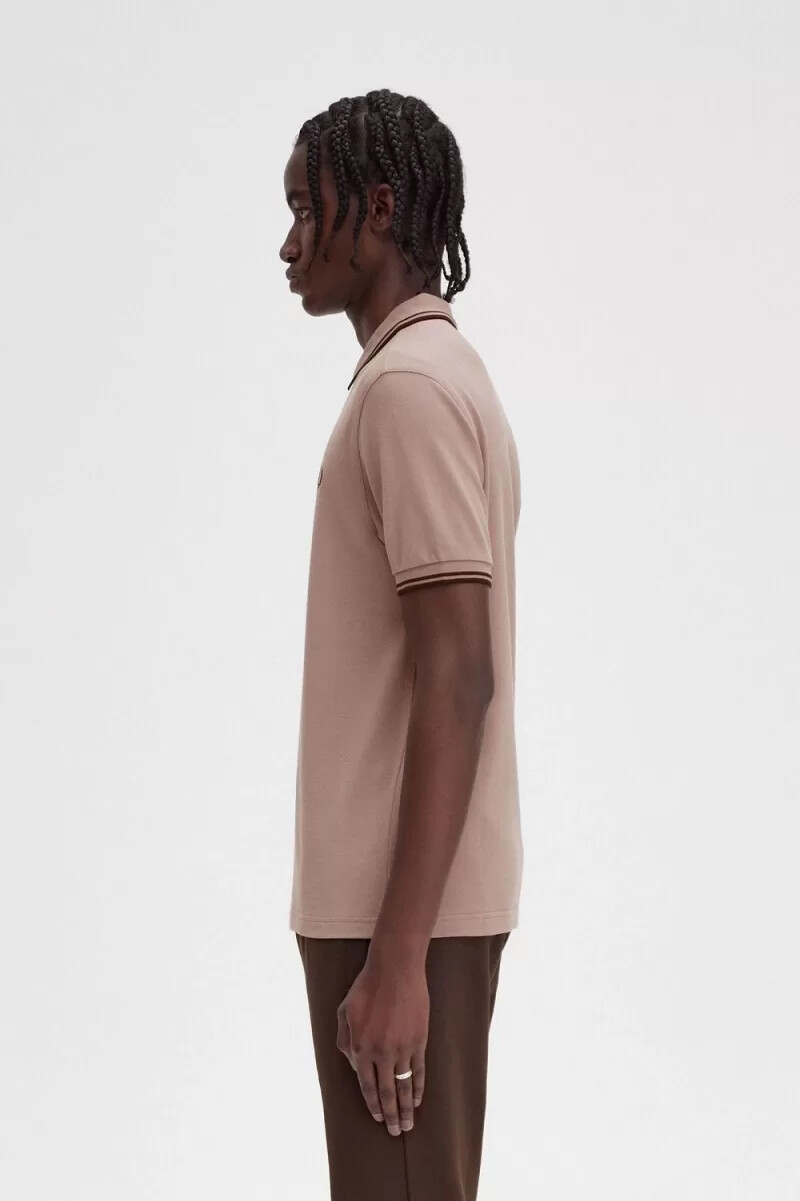 fred perry m3600 herrenhemd dunkelrosa gebrannter tabak