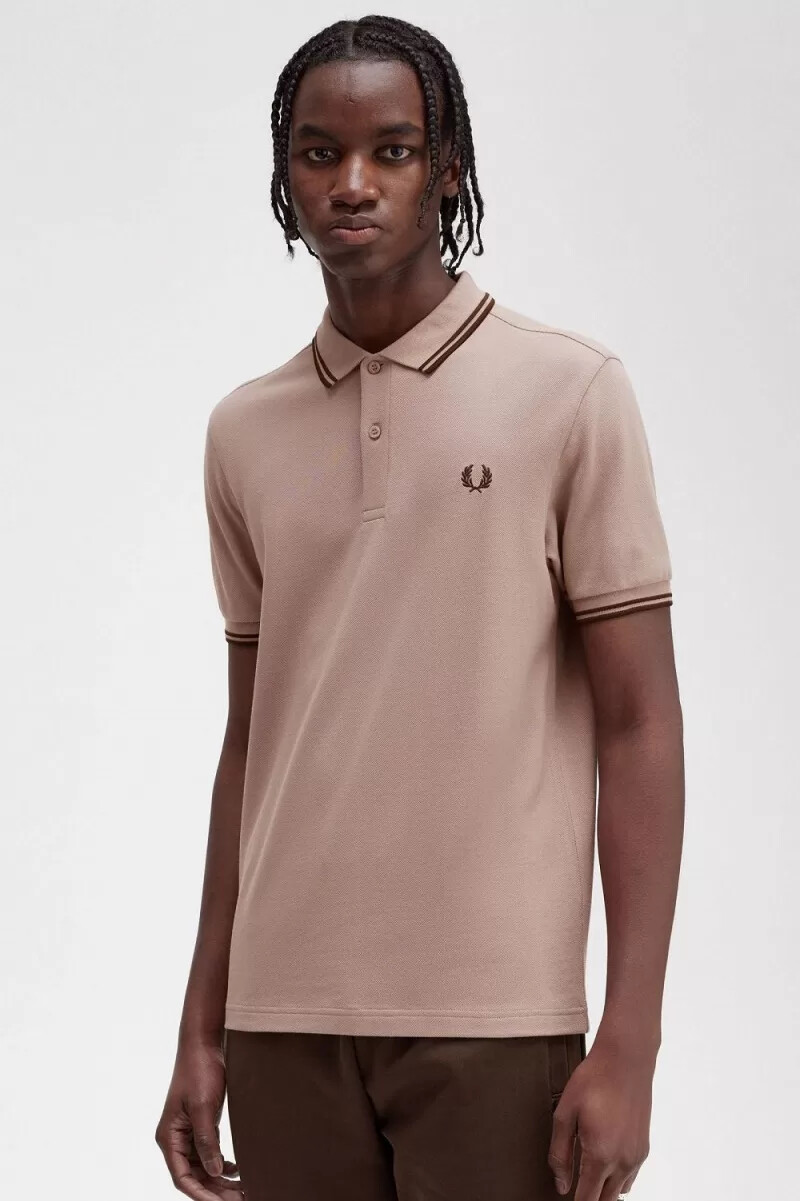 fred perry m3600 herrenhemd dunkelrosa gebrannter tabak