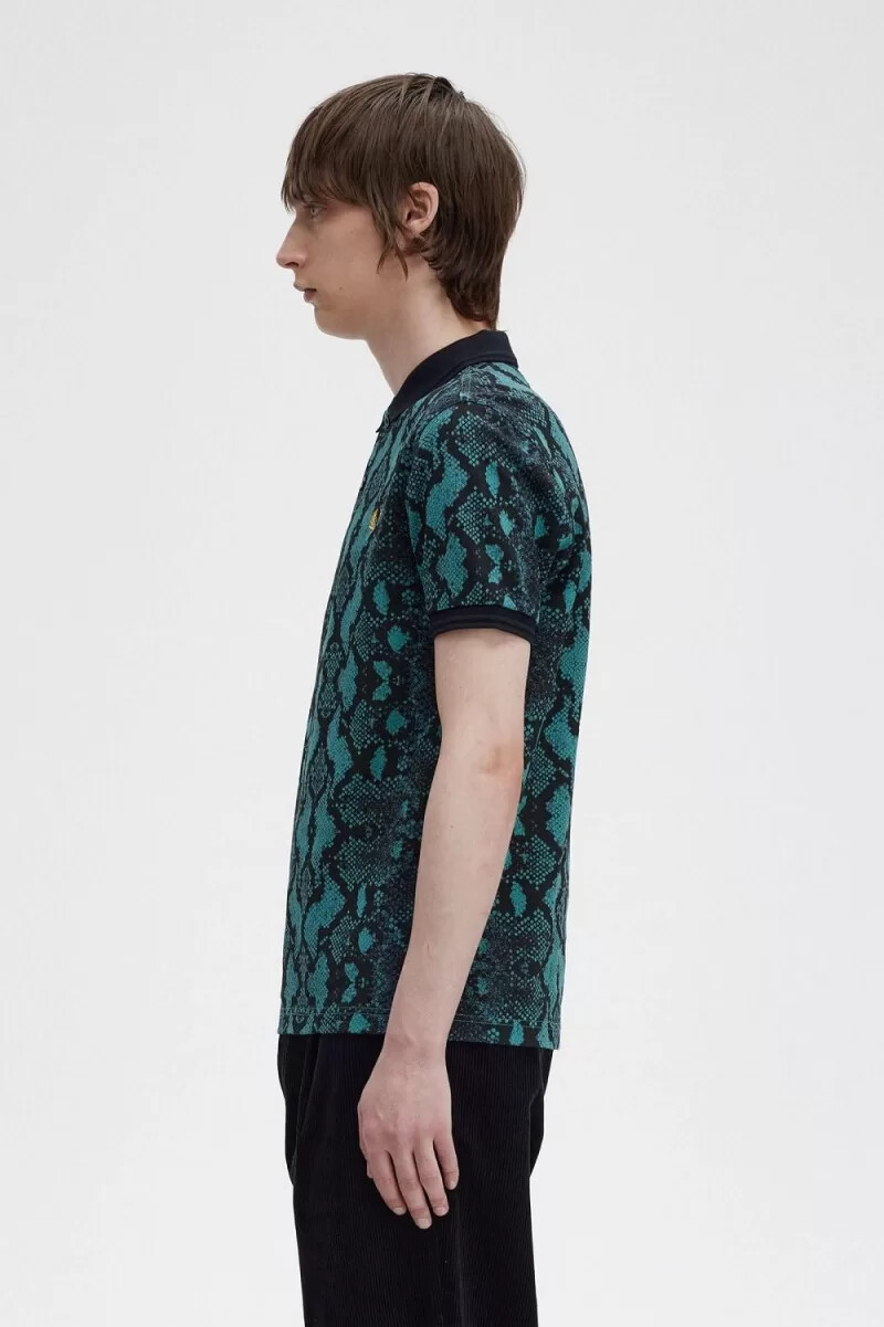 fred perry herrenhemd mit schlangenmuster tiefmint