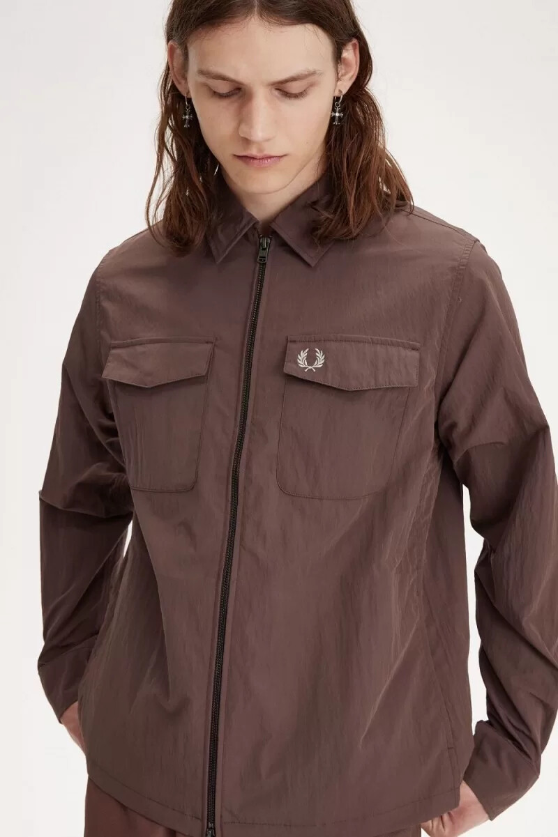fred perry herrenhemd mit reißverschluss dunkelrot