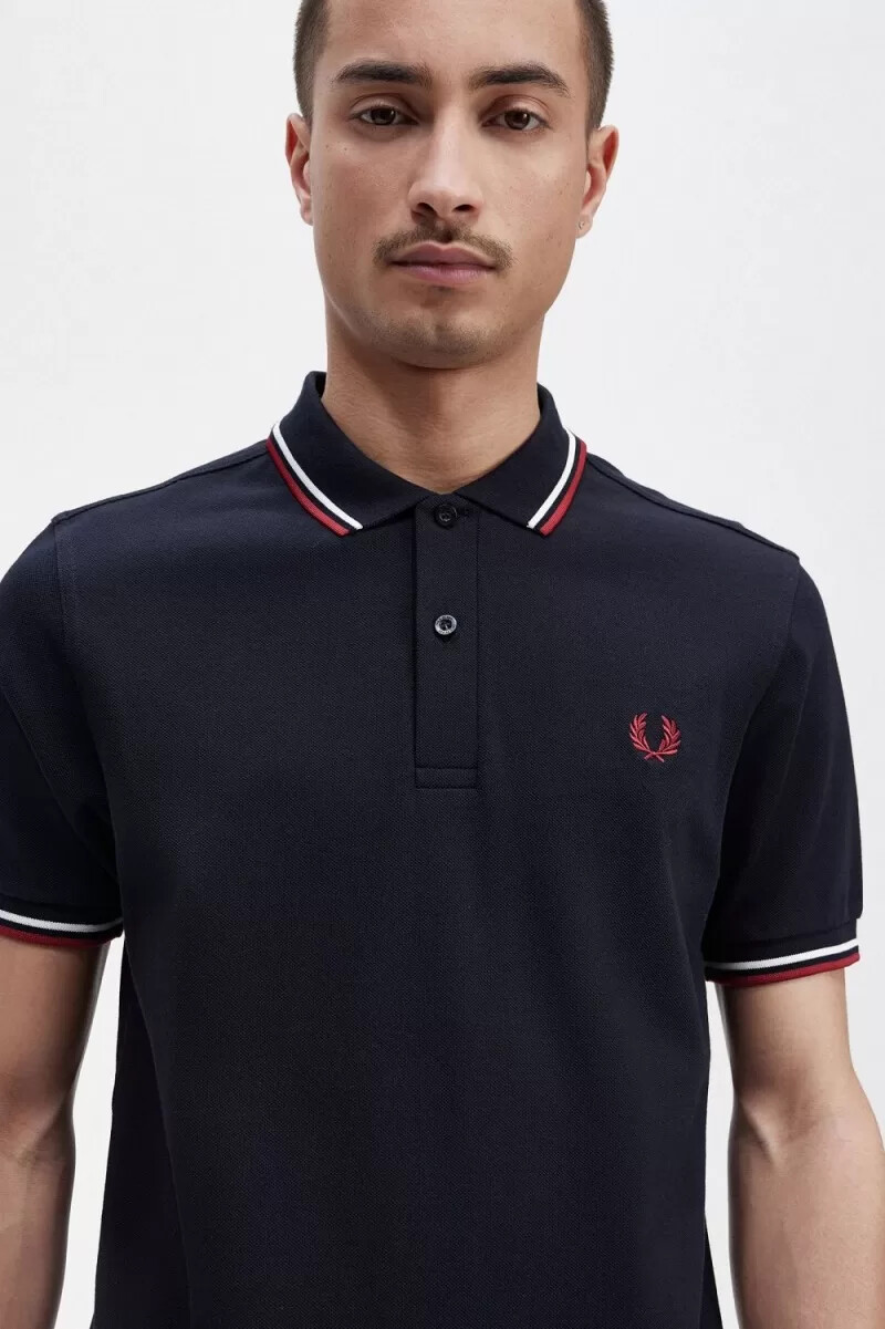 fred perry m3600 herrenhemd marineblau schneeweiß gebranntes rot