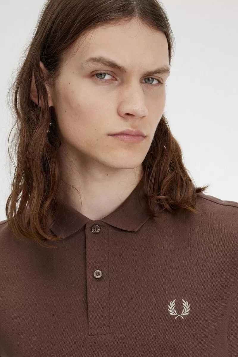 fred perry m6000 herrenhemd dunkelrot warmgrau