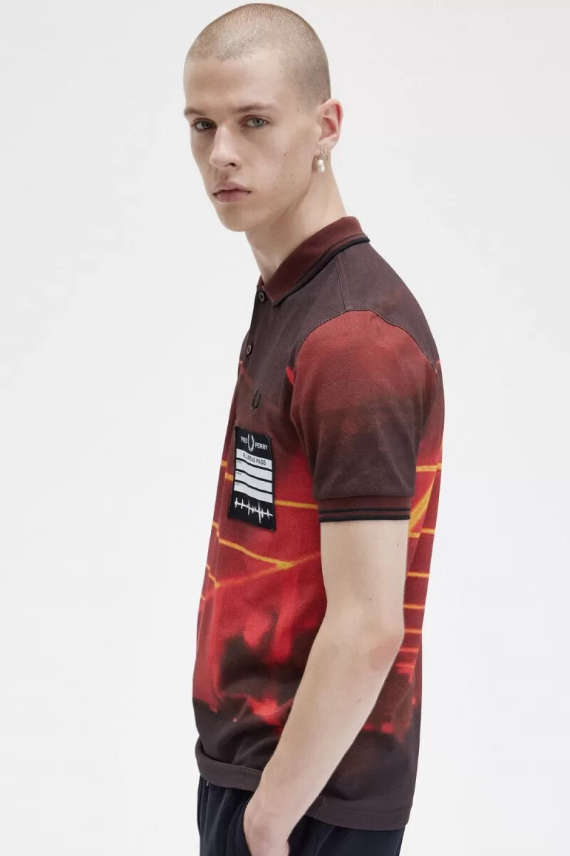 fred perry herrenhemd mit grafikprint farbe stadionrot