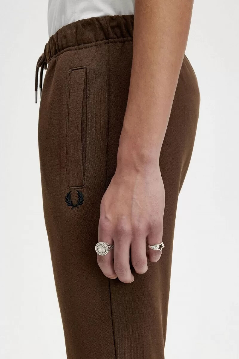 fred perry loopback sweat herrenhose farbe burnt tobacco