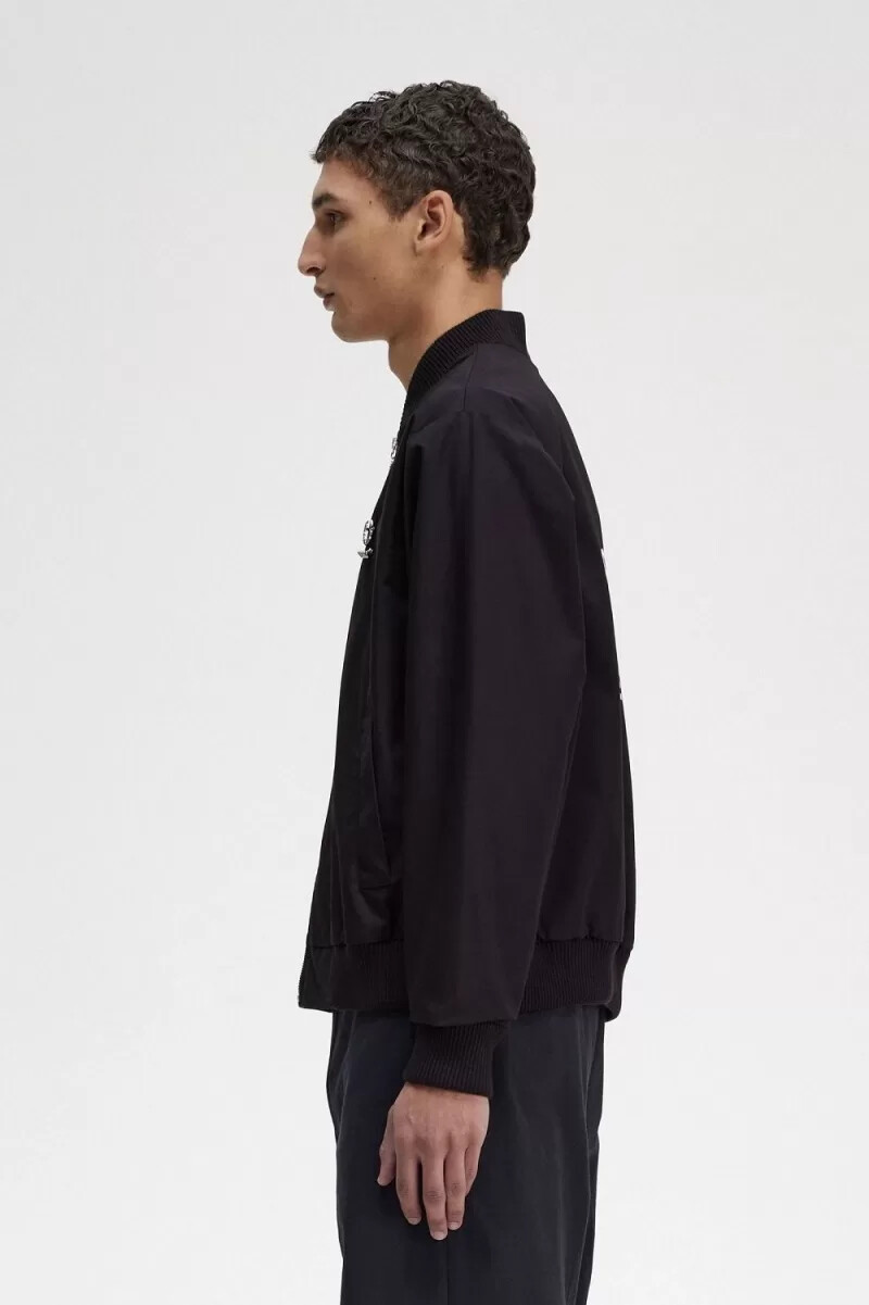 fred perry bomberjacke für herren mit print schwarz