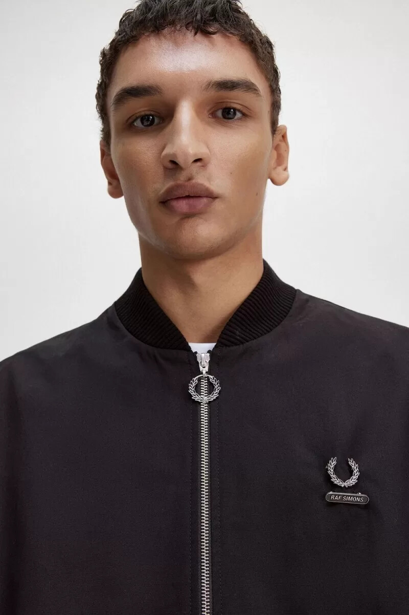 fred perry bomberjacke für herren mit print schwarz