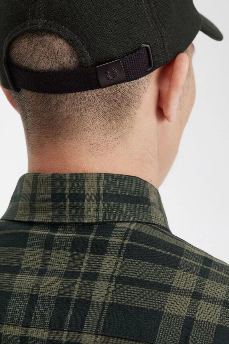 fred perry classic piqué herrenkappen nachtgrün hellrost