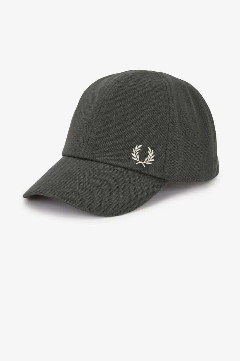fred perry classic piqué herrenkappen feldgrün haferflocken