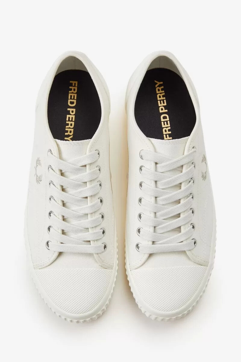 fred perry low hughes herren-sneaker hellbeige haferflocken