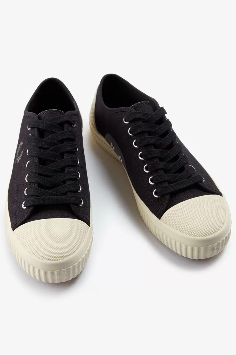 fred perry low hughes herren-sneaker schwarz-gunmetal