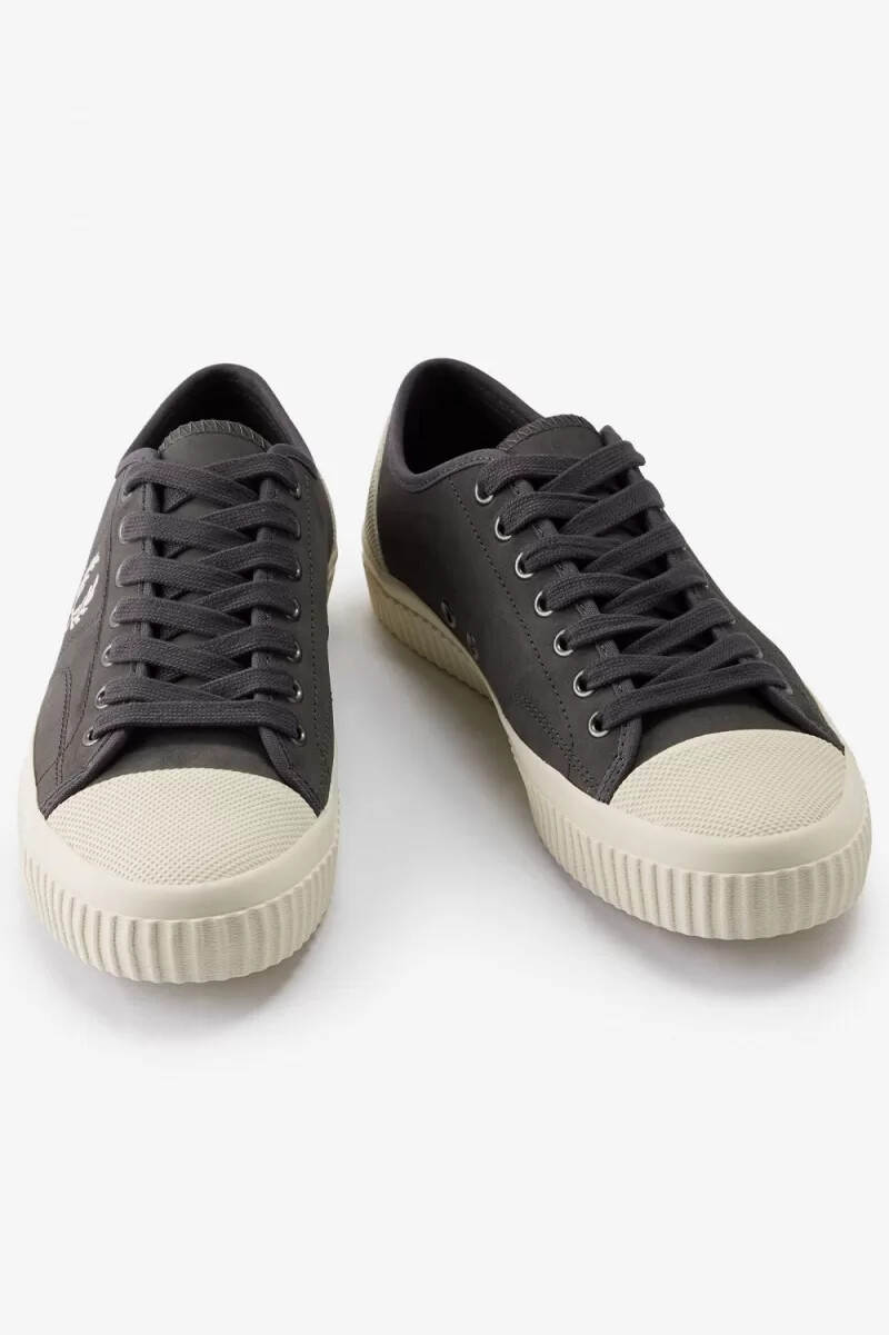 fred perry low hughes herren-sneaker gunmetal beige