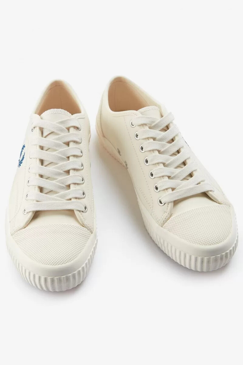 fred perry hughes low herren-sneaker hellbeige kobaltblau