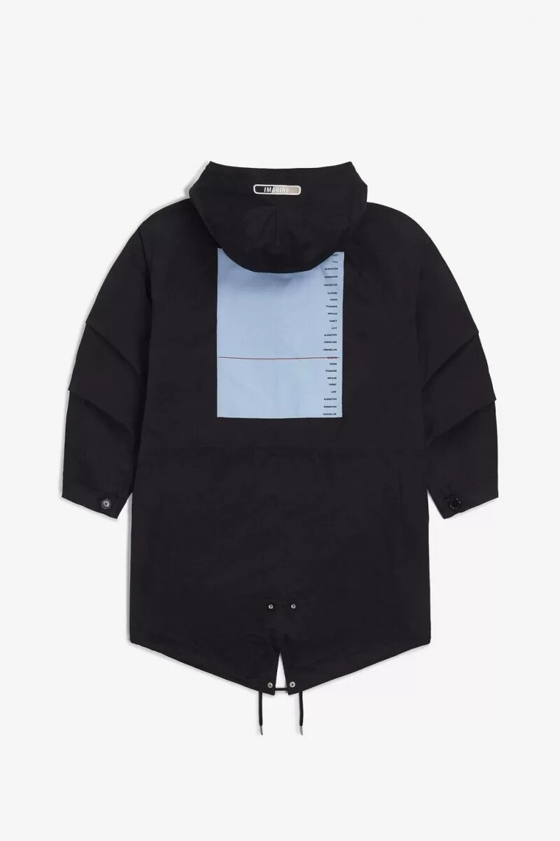 fred perry herrenparka mit aufgedrucktem patch schwarz