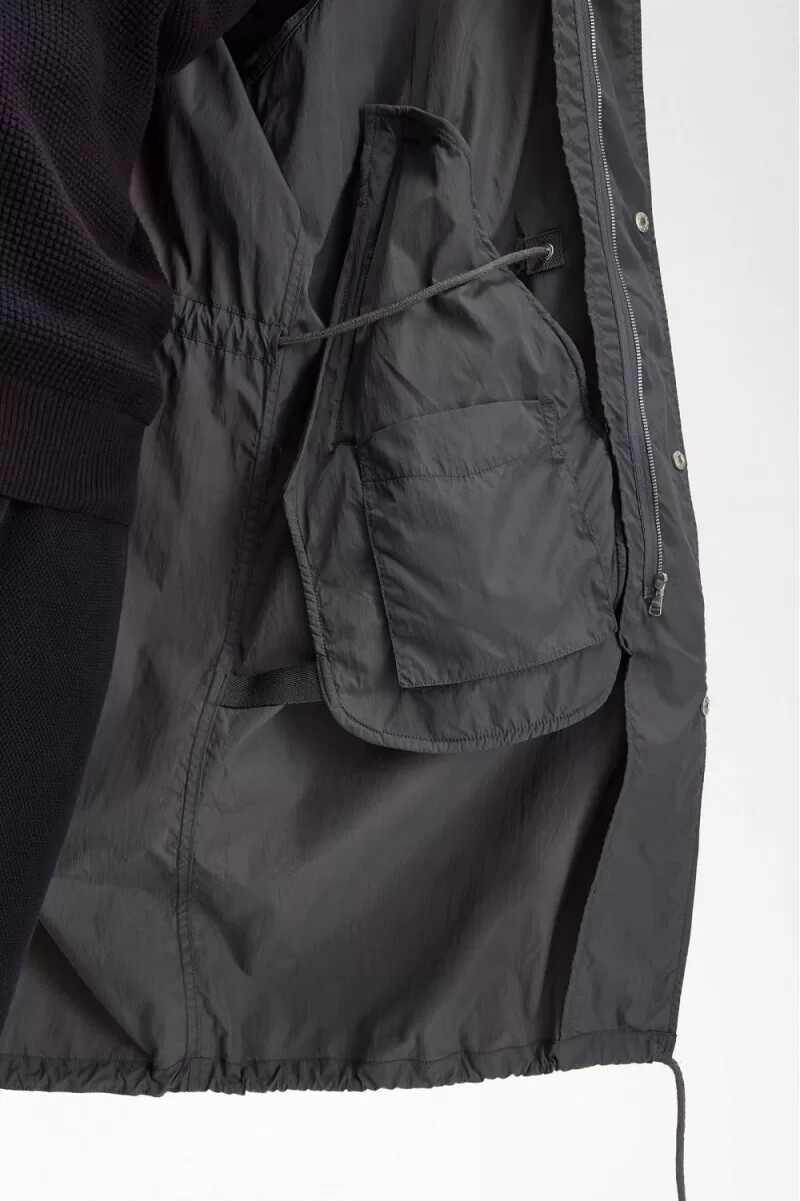 fred perry herrenparka mit geradem saum gunmetal