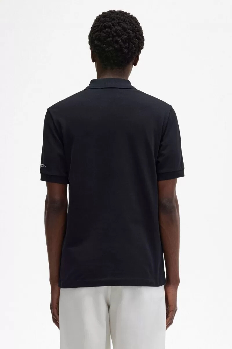 fred perry poloshirt für herren mit bedruckten Ärmeln schwarz