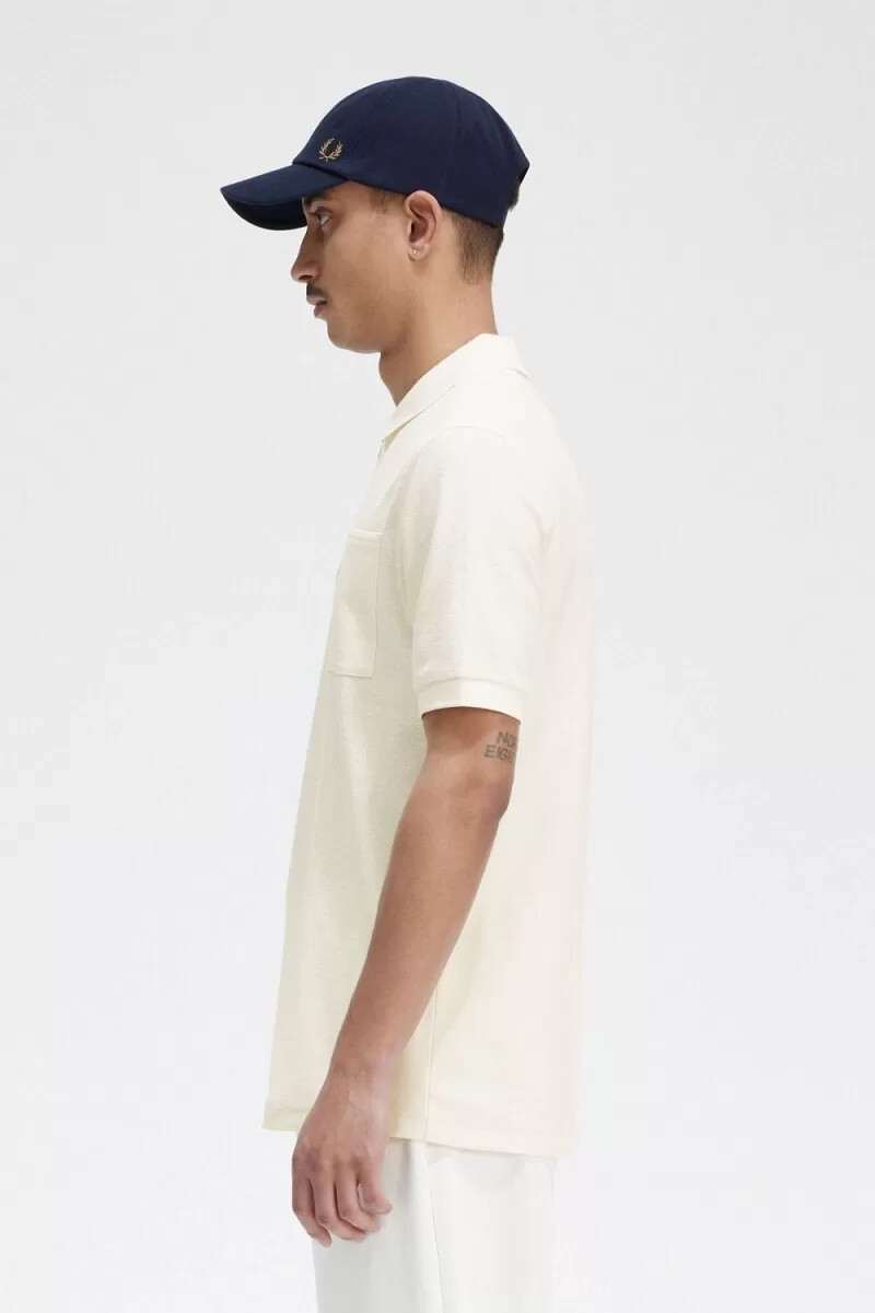 fred perry poloshirt für herren mit strukturierter oberfläche und reißverschlusskragen beige