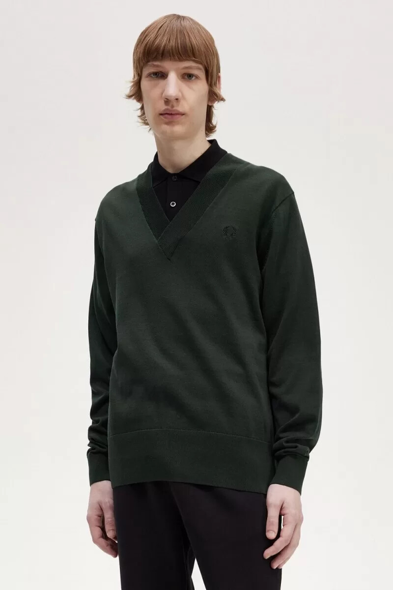 fred perry herrenpullover mit v-ausschnitt nachtgrün