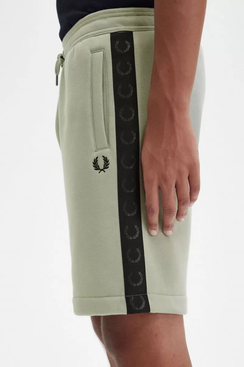 fred perry herren-sweatshorts mit geprägtem band mint