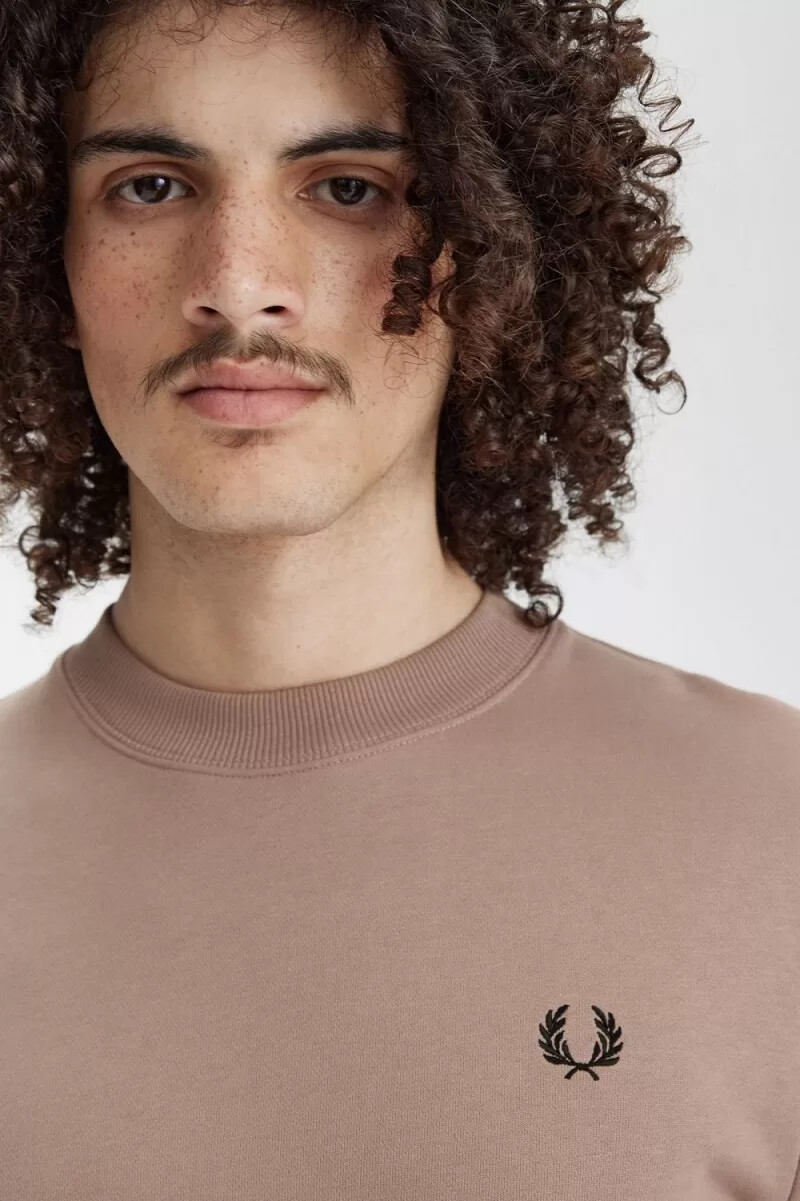 fred perry herren-sweatshirt mit rundhalsausschnitt dunkelrosaschwarz