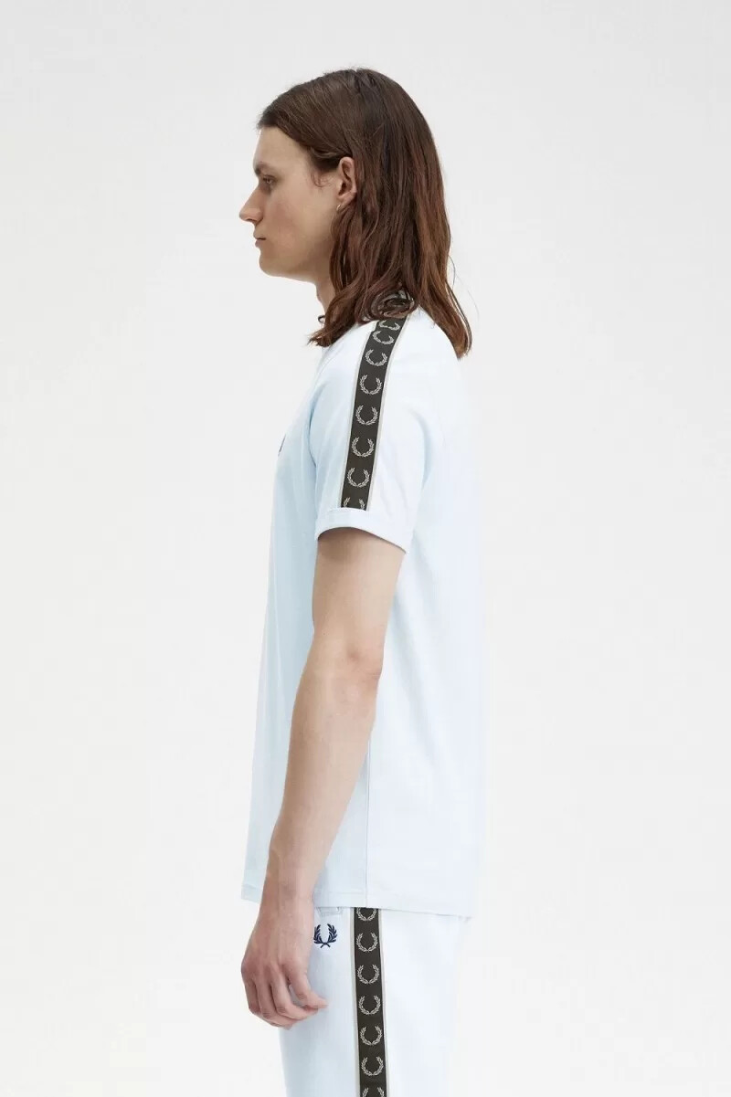 fred perry herren-t-shirt mit kontrastband hellblau warmgrau