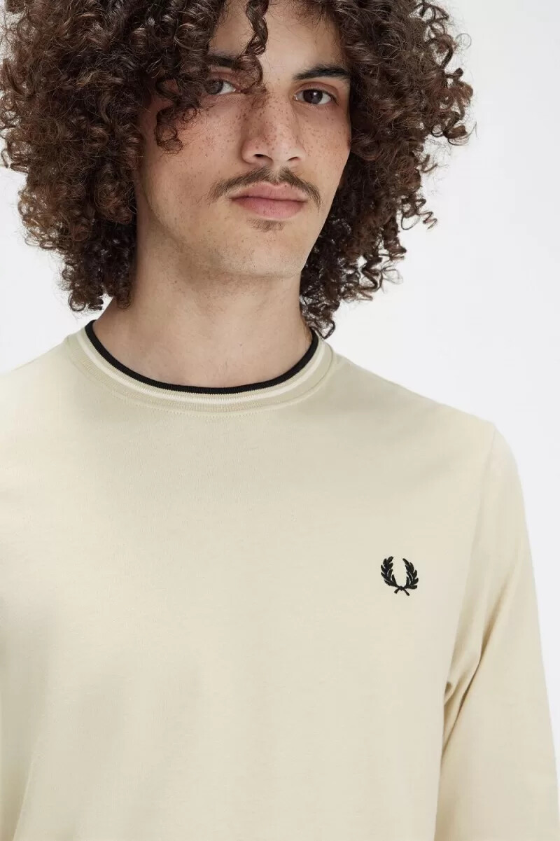 fred perry twin tipped herren-t-shirt haferflockenbeige schwarz