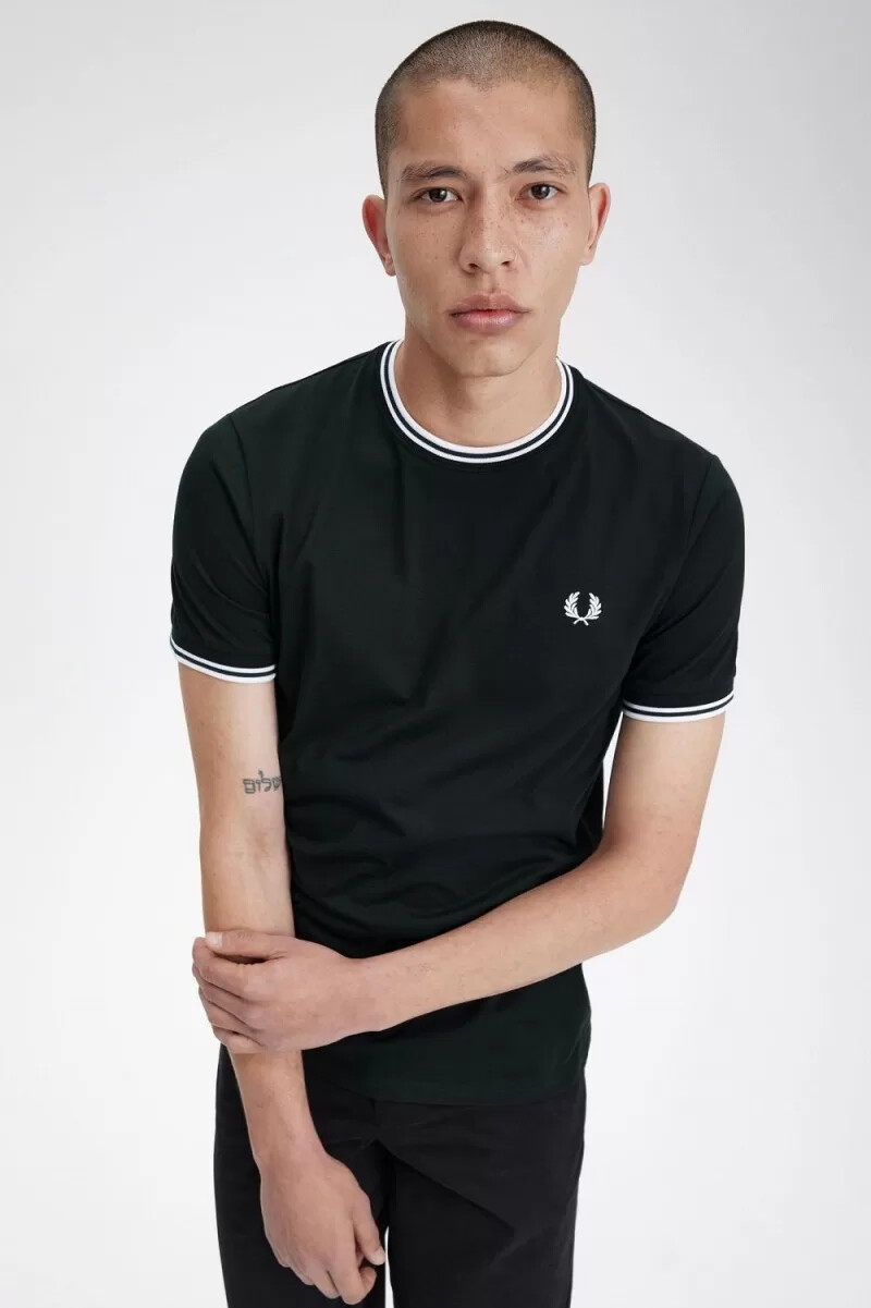 fred perry twin tipped herren-t-shirt nachtgrün schneeweiß