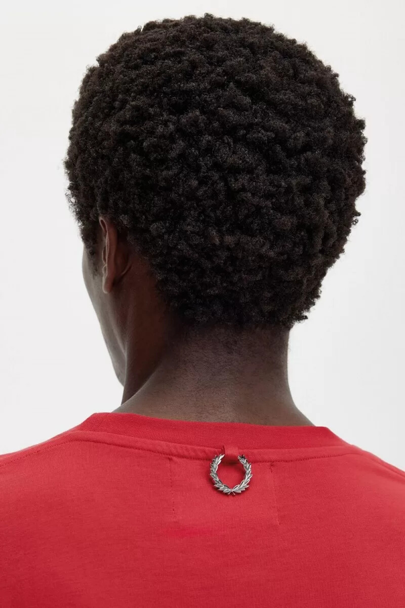 fred perry langarm-t-shirt mit print für herren rot
