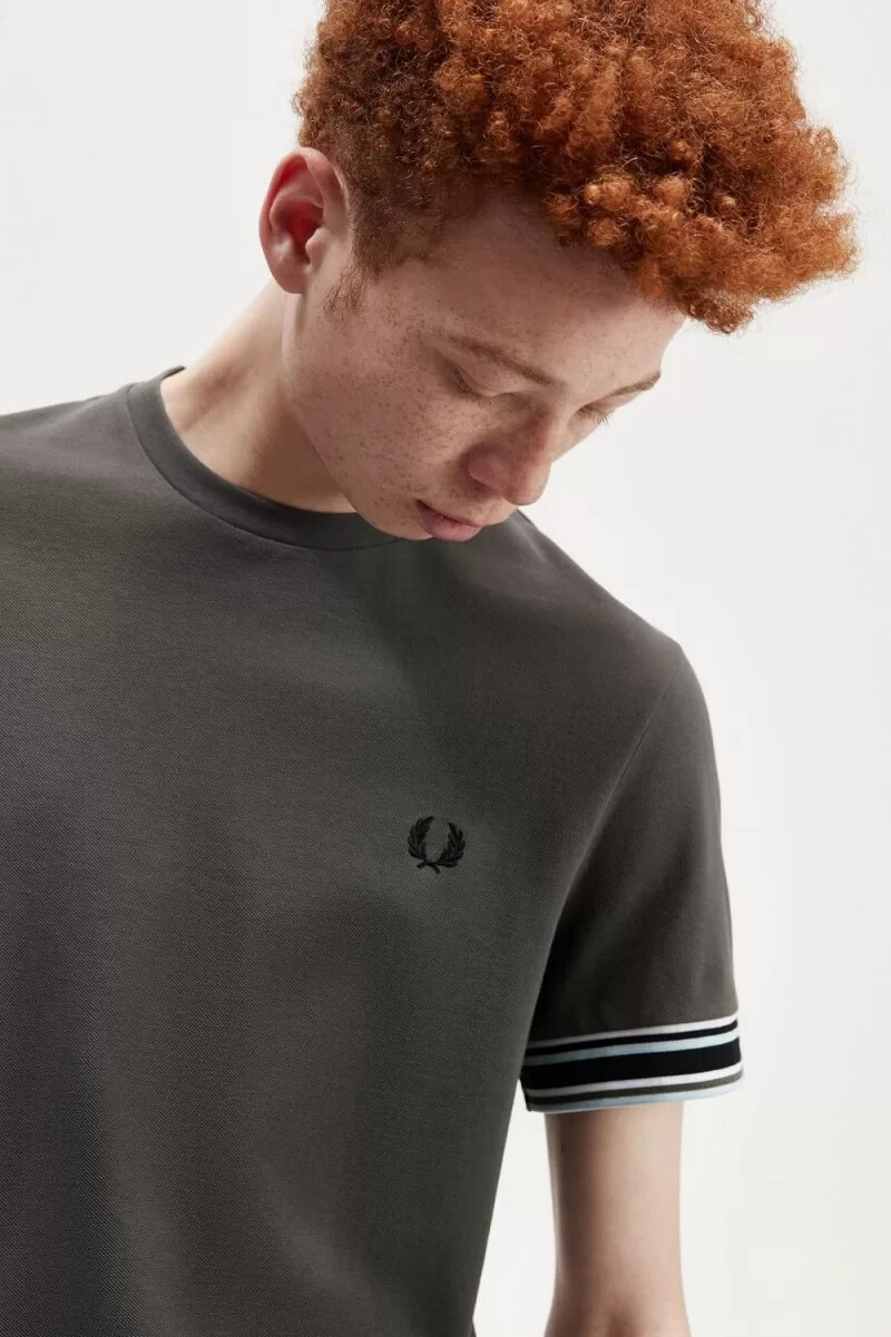 fred perry bold tipped piqué herren-t-shirt feldgrün