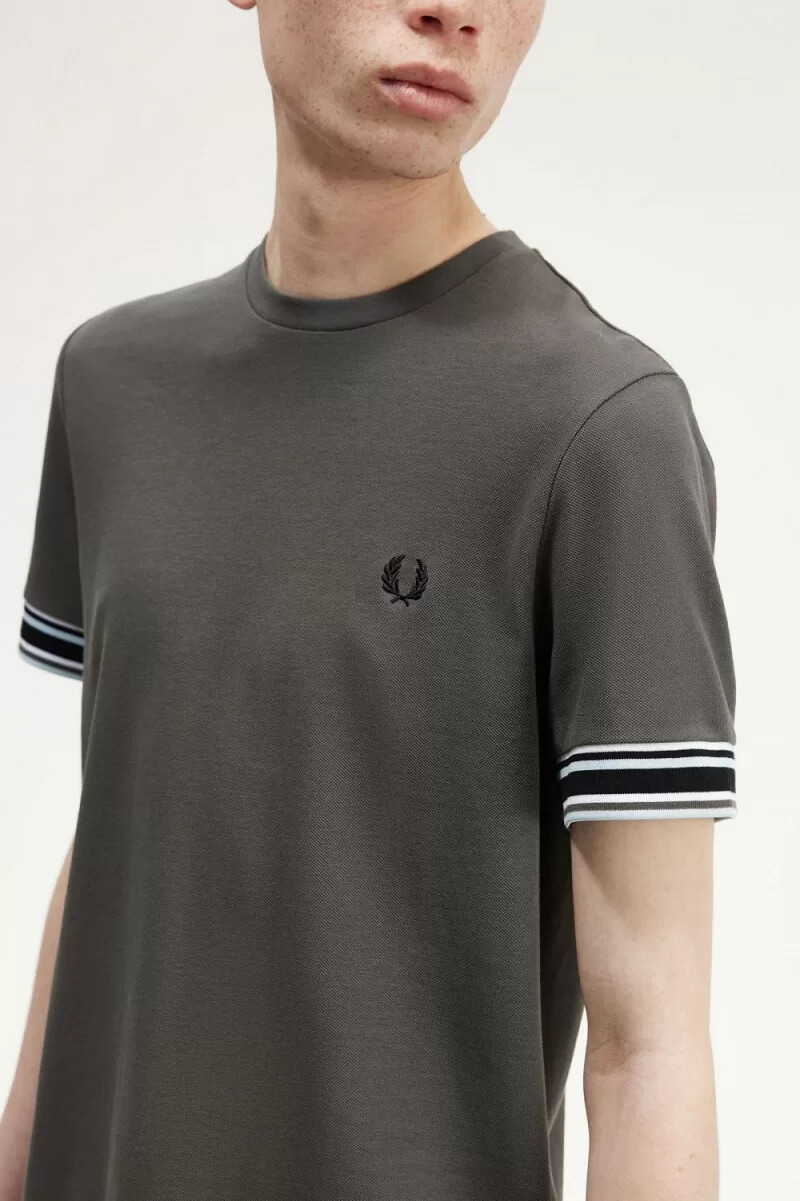 fred perry bold tipped piqué herren-t-shirt feldgrün