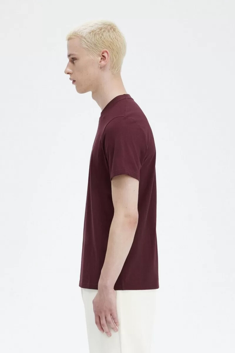 fred perry herren-t-shirt mit stickerei weinrot